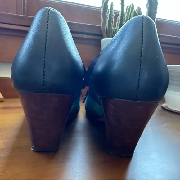 Fluevog EXCELLENT Purpose Scheme angular suede booties in turquoise/navy -7.5/8 - Picture 7 of 16